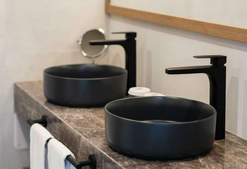 اتاق سوپریور, Livvo Lumm