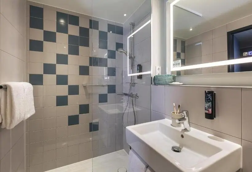 اتاق سوپریور سه تخته, Holiday Inn   The Niu, Flash Berlin Charlottenburg, An Ihg