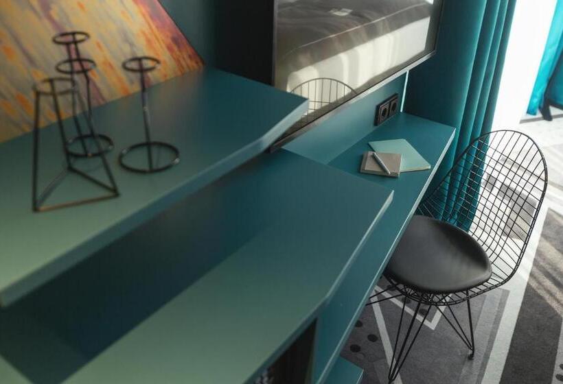 اتاق سوپریور سه تخته, Holiday Inn The Niu, Flash Berlin Charlottenburg, An Ihg