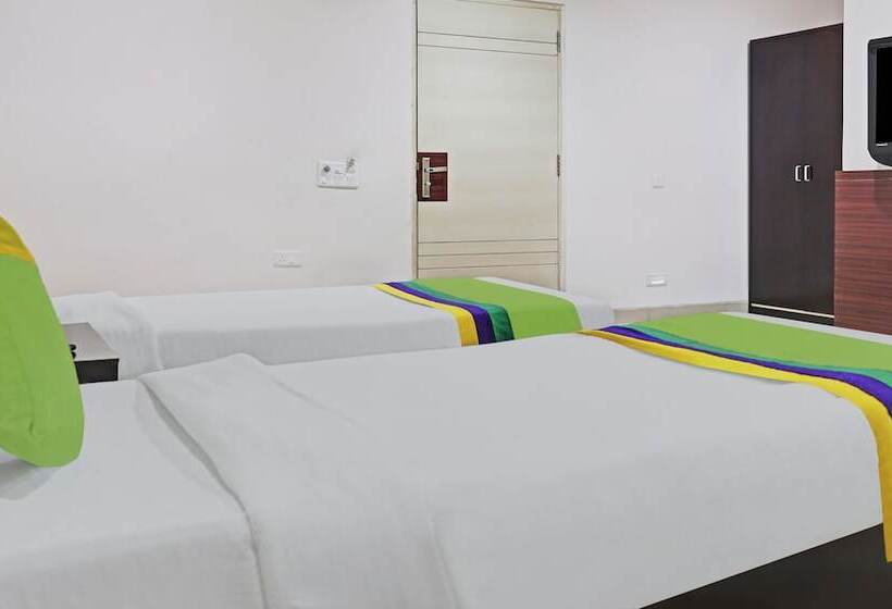 Deluxe Room, Treebo Elite City Upper Bazar