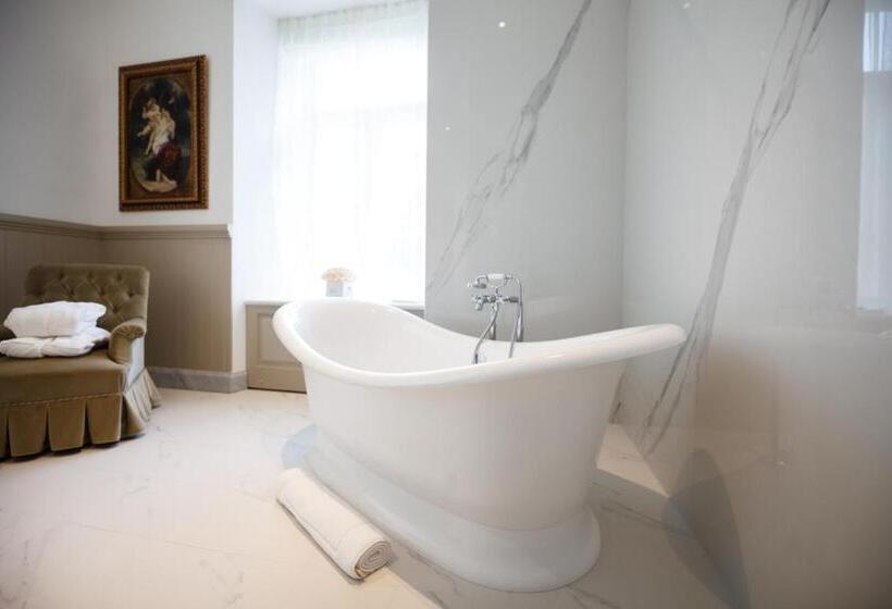 سوئیت با تخت بزرگ, Villa Friedheim