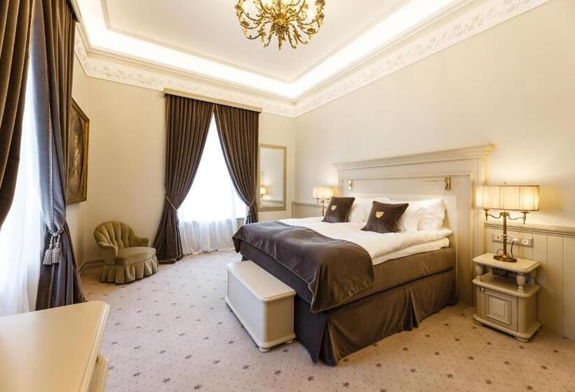 Deluxe Suite King Bed, Villa Friedheim