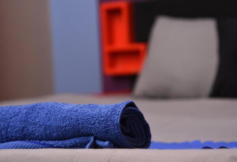 اتاق لوکس, Santaviva