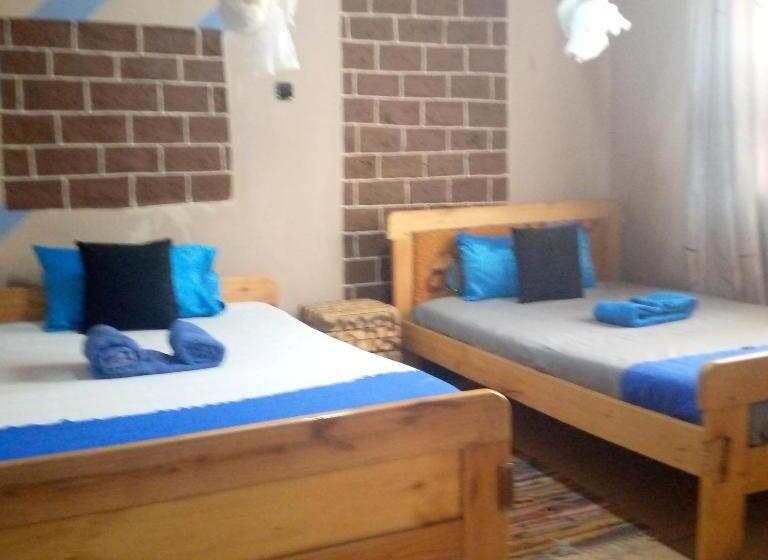 اتاق اکونومی, Santaviva