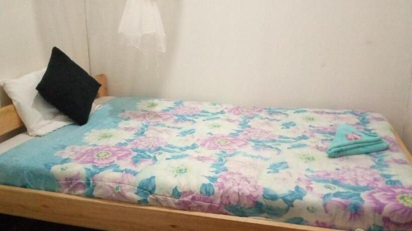 اتاق اکونومی یک تخته, Santaviva