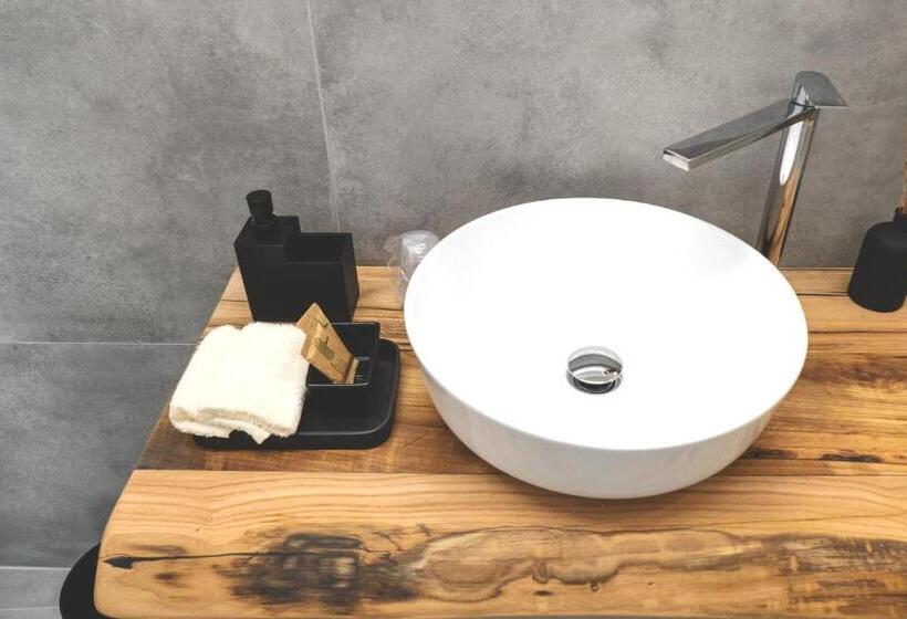 标准间带阳台, Le Dimore Del Borgo Room & Breakfast