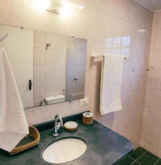 标准工作室, Pousada Maná