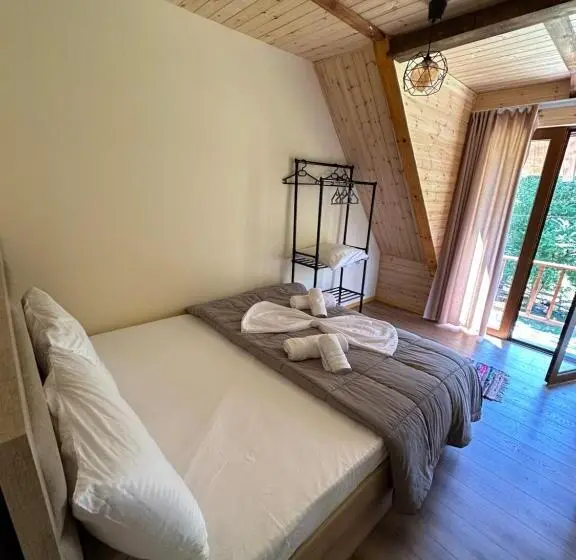 Balkonlu Standart Oda, Royal Land