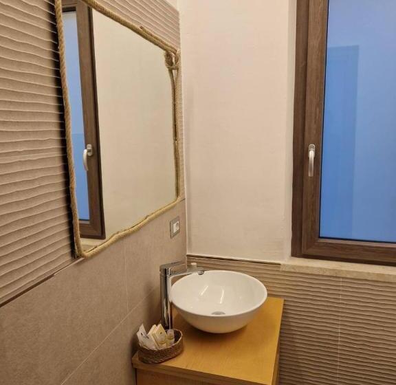 اتاق استاندارد, Summerhouse