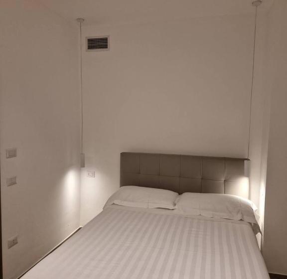 اتاق استاندارد, Summerhouse