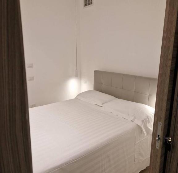 اتاق استاندارد, Summerhouse