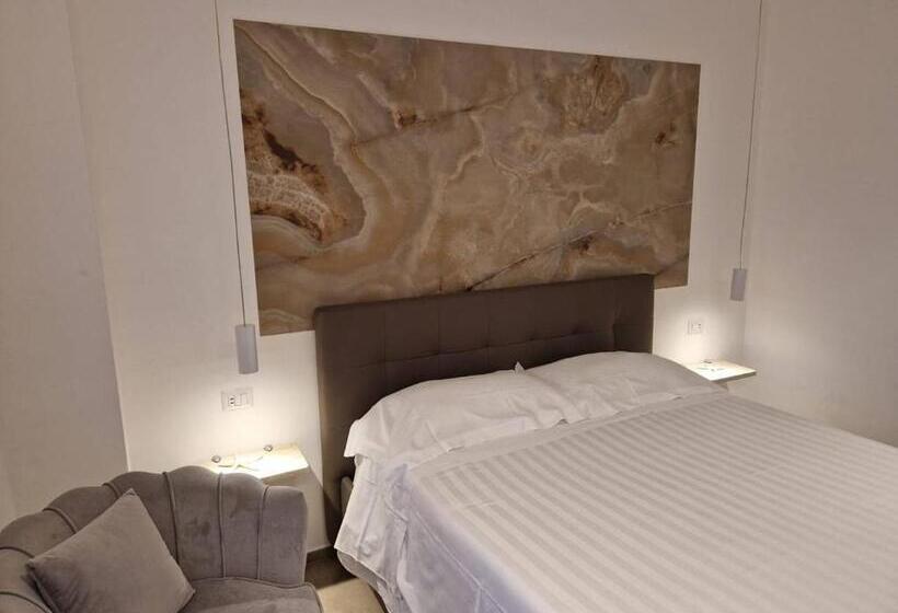 اتاق استاندارد, Summerhouse