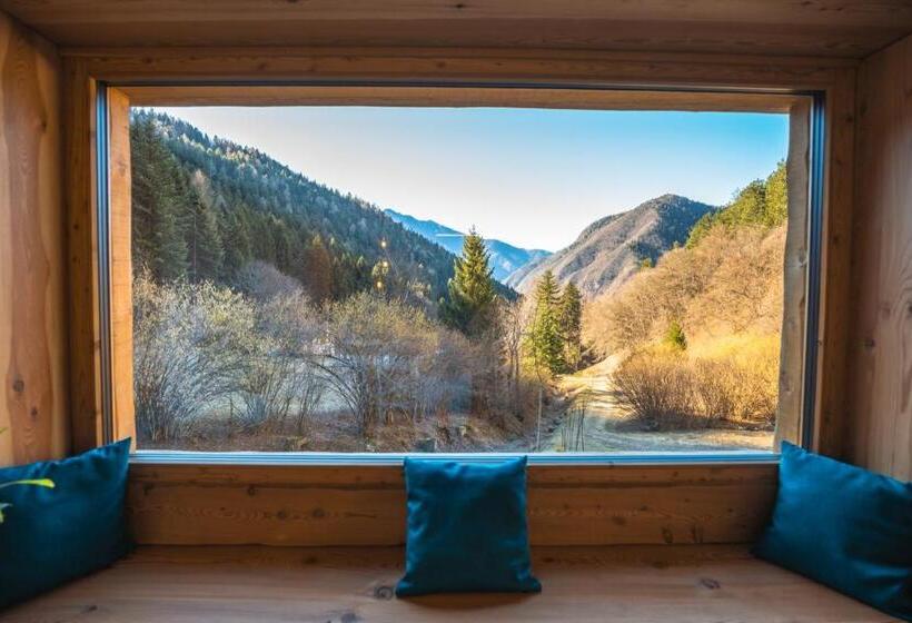 غرفة ديلوكس مزودة بشرفة, Chalet Noèr