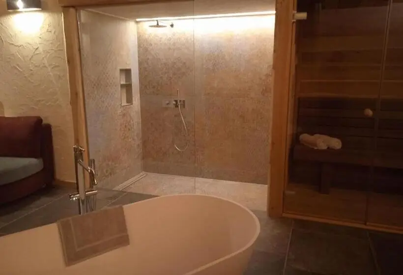 デラックスルーム, Chalet Noèr