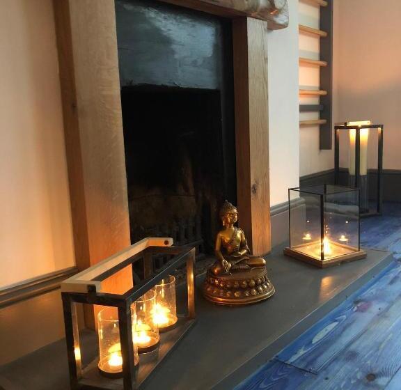 디럭스 룸, Cloudzen