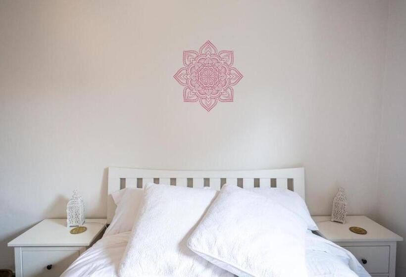 스탠다드 룸 킹사이즈 침대, Cloudzen