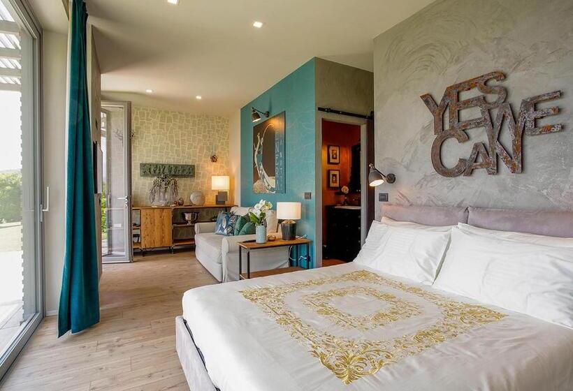 标准间带湖景, The Lake House