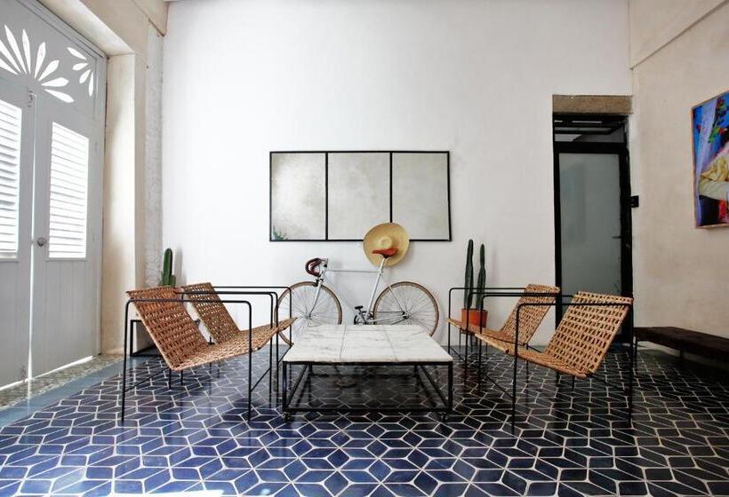 ویلای یک اتاق خوابه با استخر شنا, Fixie Lofts Slow Life Villa