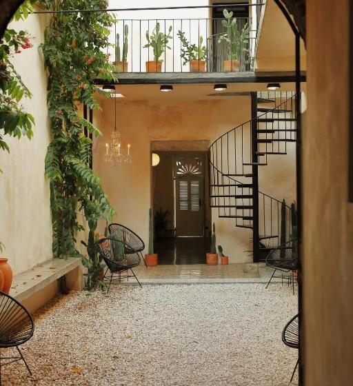 ویلای یک اتاق خوابه با استخر شنا, Fixie Lofts Slow Life Villa