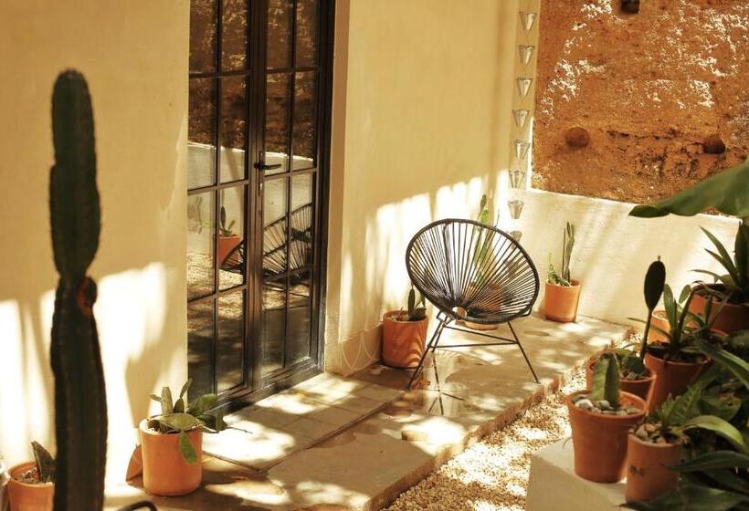 ویلای یک اتاق خوابه با استخر شنا, Fixie Lofts Slow Life Villa