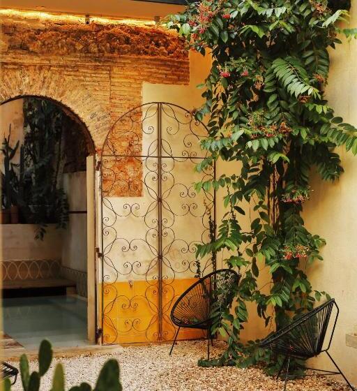 ویلای یک اتاق خوابه با استخر شنا, Fixie Lofts Slow Life Villa