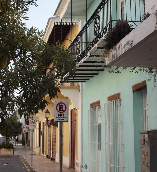 آپارتمان 1 خوابه با بالکن, Fixie Lofts Slow Life Villa