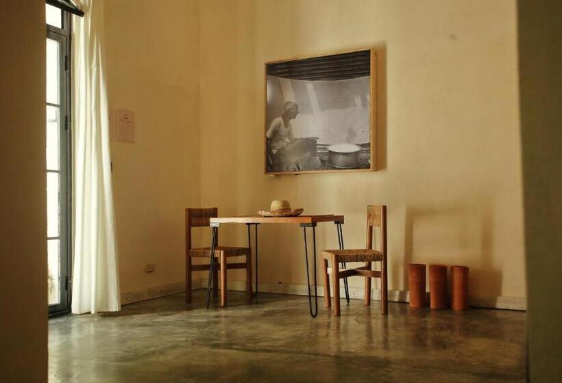 ویلای یک اتاق خوابه با استخر شنا, Fixie Lofts Slow Life Villa