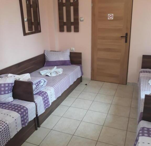 Четырехместный Номер Классик, Hostel Victoria