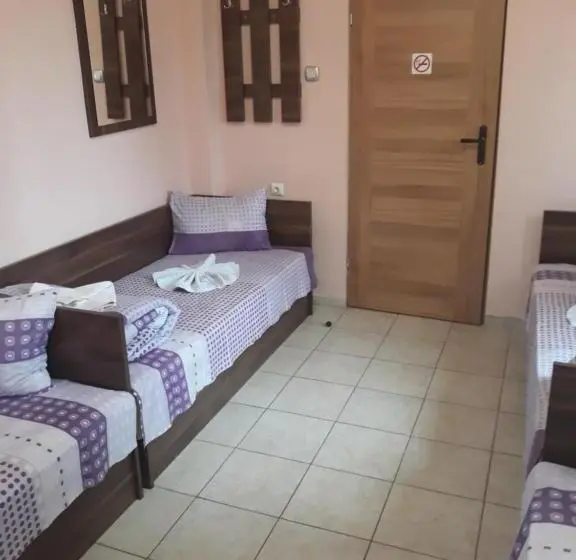 4ベッドルームクラシックタイプ, Hostel Victoria