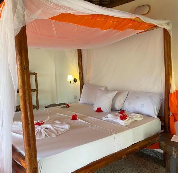 اتاق لوکس با بالکن, Lala Land Lodge