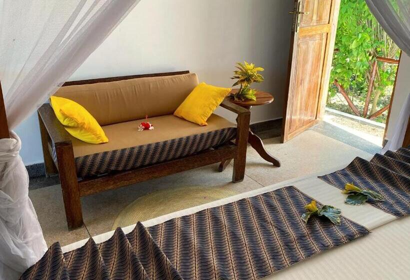 اتاق لوکس با چشم‌انداز دریا, Lala Land Lodge