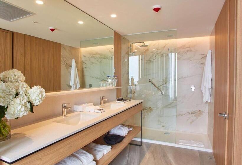 جناح جونيور إداري, Pullman Lima Miraflores