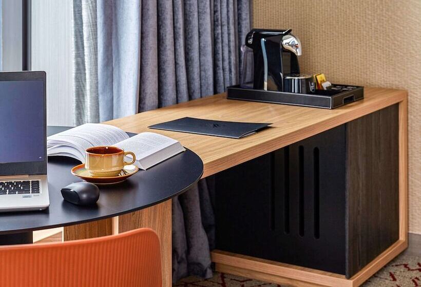 جناح جونيور إداري, Pullman Lima Miraflores