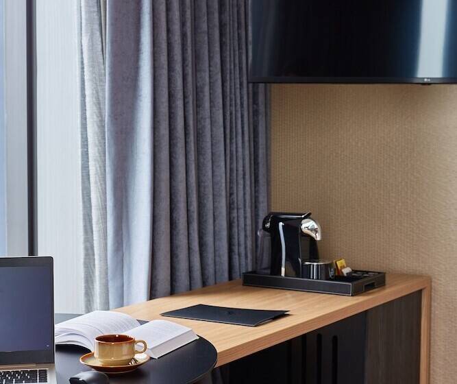 جناح جونيور إداري, Pullman Lima Miraflores