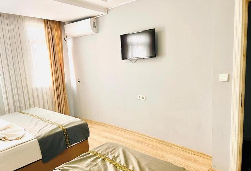 Triple Room Sea View, Otel Grand Sami