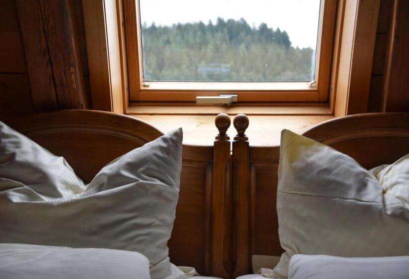 スイート, Gutshof Hotel Waldknechtshof