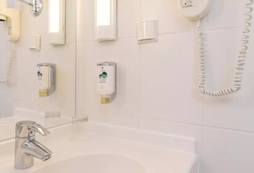 اتاق عادی یک تخته, Baltic Hotel Lübeck