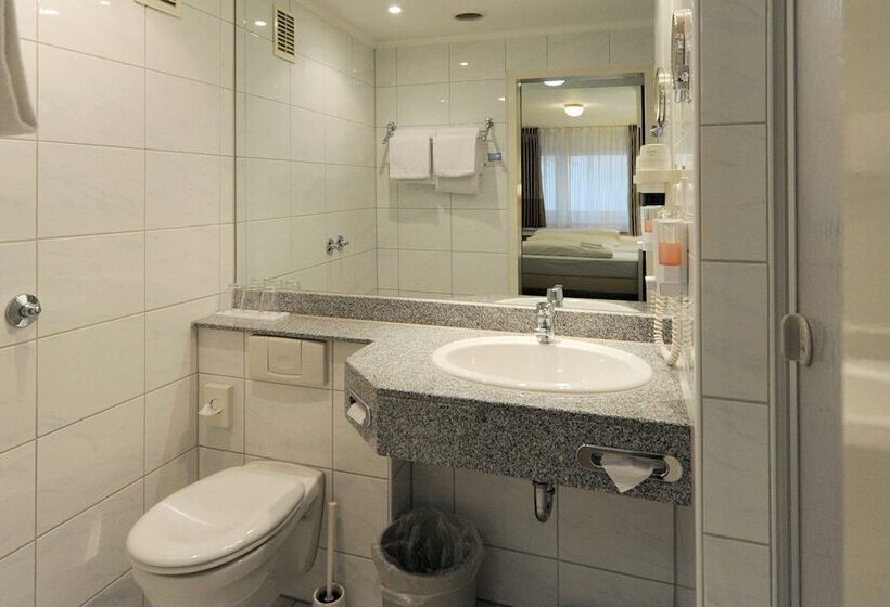 اتاق استاندارد سه نفره, Bellevue