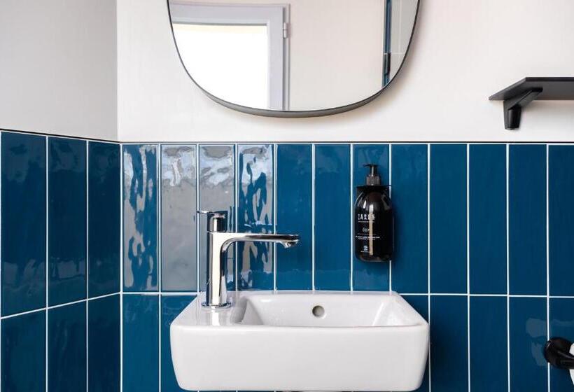 غرفة قياسية مزوَّدة بشُرفة, Hôtel Biskui