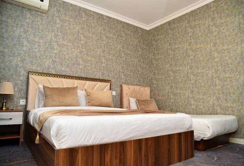 اتاق استاندارد سه نفره, Boulevard Rigs Boutique