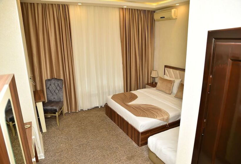 اتاق استاندارد سه نفره, Boulevard Rigs Boutique