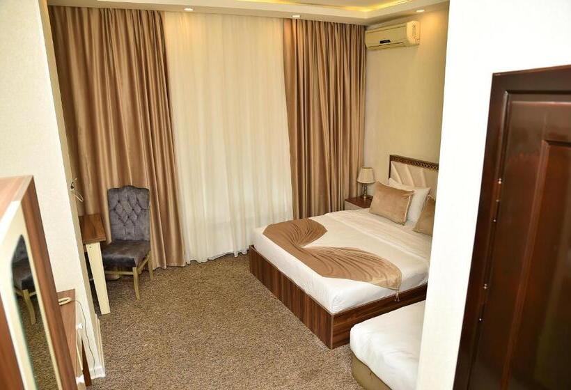 اتاق استاندارد سه نفره, Boulevard Rigs Boutique