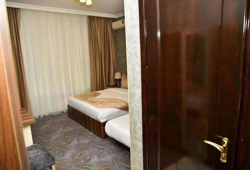 اتاق استاندارد سه نفره, Boulevard Rigs Boutique