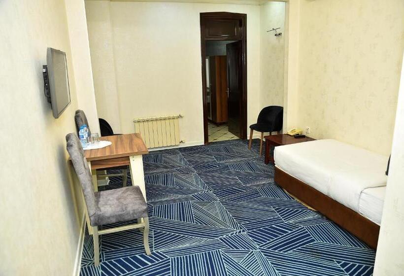 اتاق استاندارد سه نفره, Boulevard Rigs Boutique