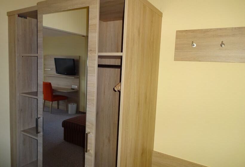 Номер Стандарт Трехместный, Gasthof Hotel Zum Ross