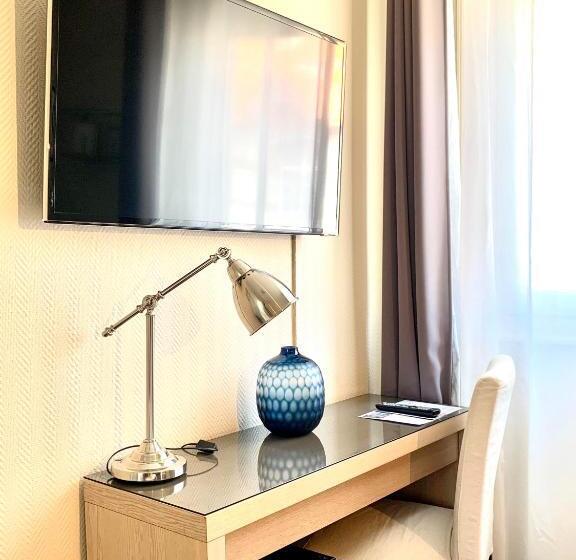 クラブルーム, Hôtel Jules