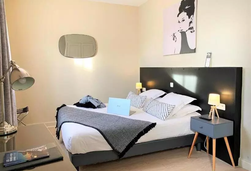 اتاق کلاب, Hôtel Jules