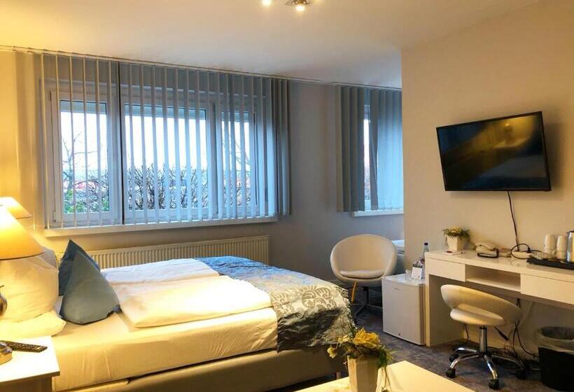 四人标准间, Kristall