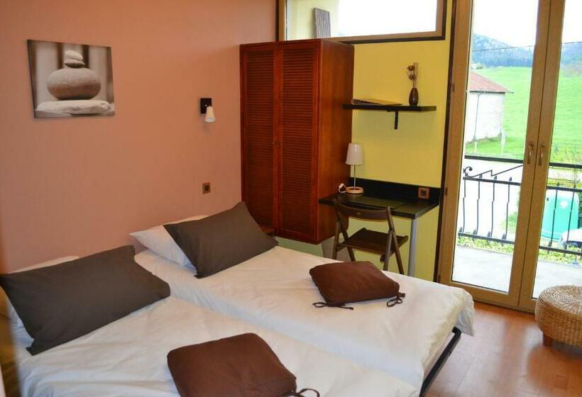 スタンダードルーム, La Tour Du Loup