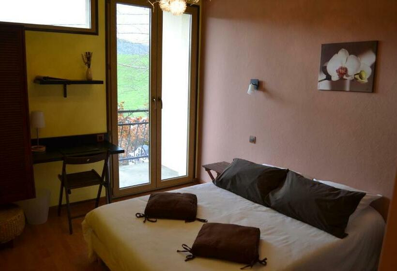 スタンダードルーム, La Tour Du Loup